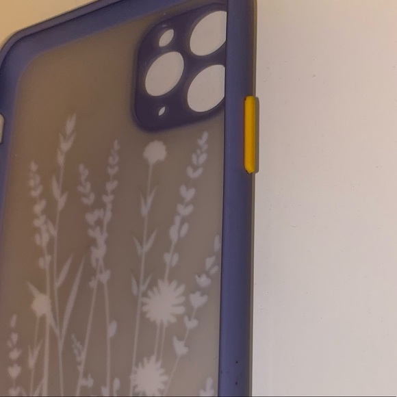 Flower IPhone 11 Pro Max Case - Picture 3 of 3